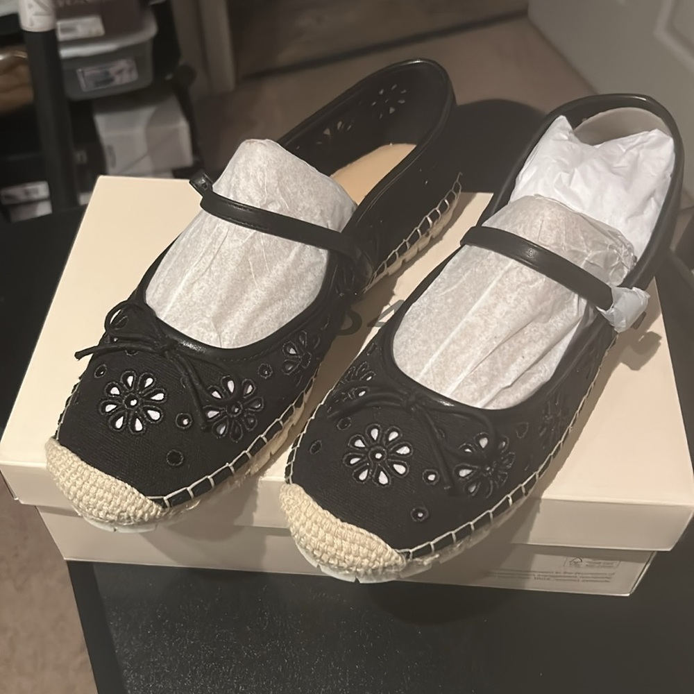ON-34TH Black Floral Espadrille Shoes